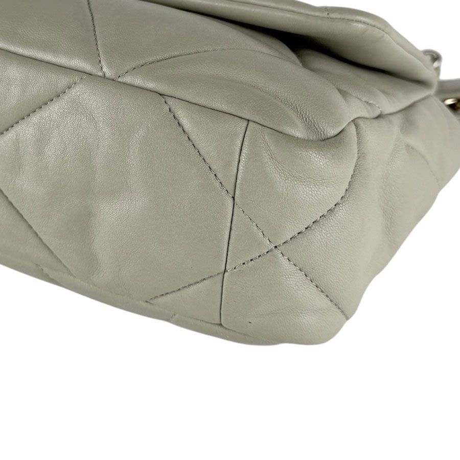 Chanel Shoulder Bag Gray — view 9