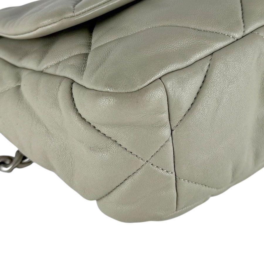 Chanel Shoulder Bag Gray — view 8