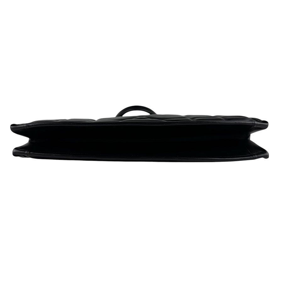 Dior Handbag Essential Large Tote — view 4