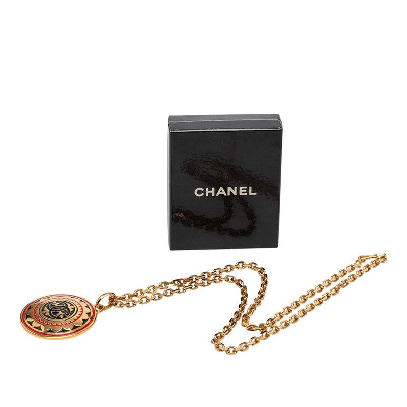 Chanel CC Logo Chain Medal Pendant Gold Plated — view 6