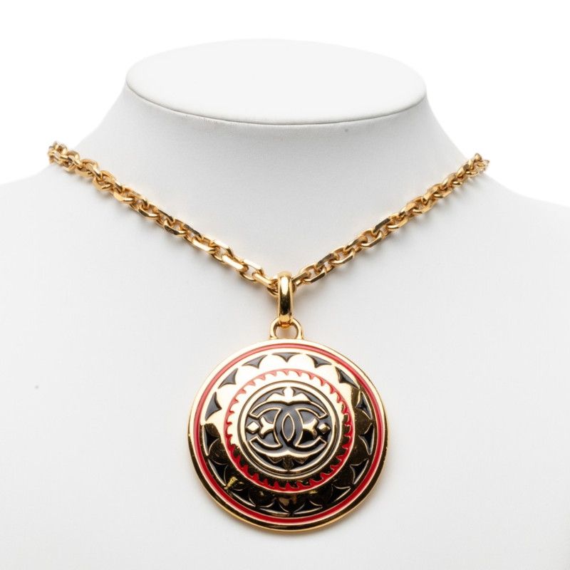 Chanel CC Logo Chain Medal Pendant Gold Plated — view 5