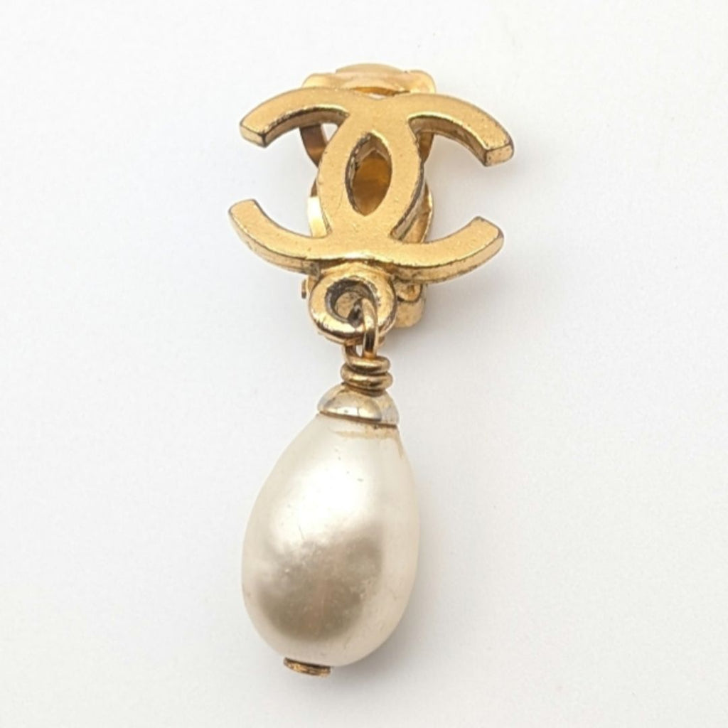 Chanel Earrings CC Logo Gold Faux Pearl Drop Swing Vintage Single