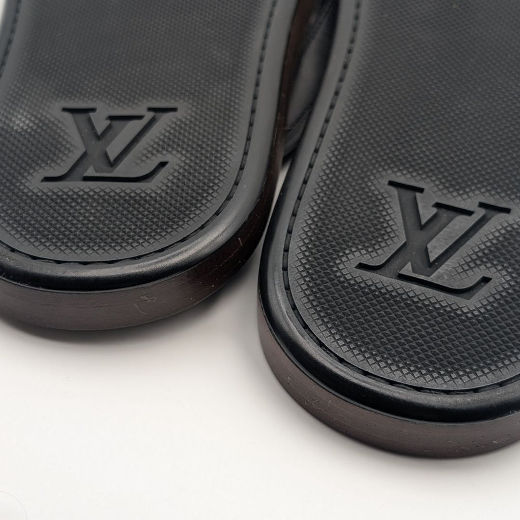 Louis Vuitton Leather LV Logo Black Sandals Thong Beach — view 6