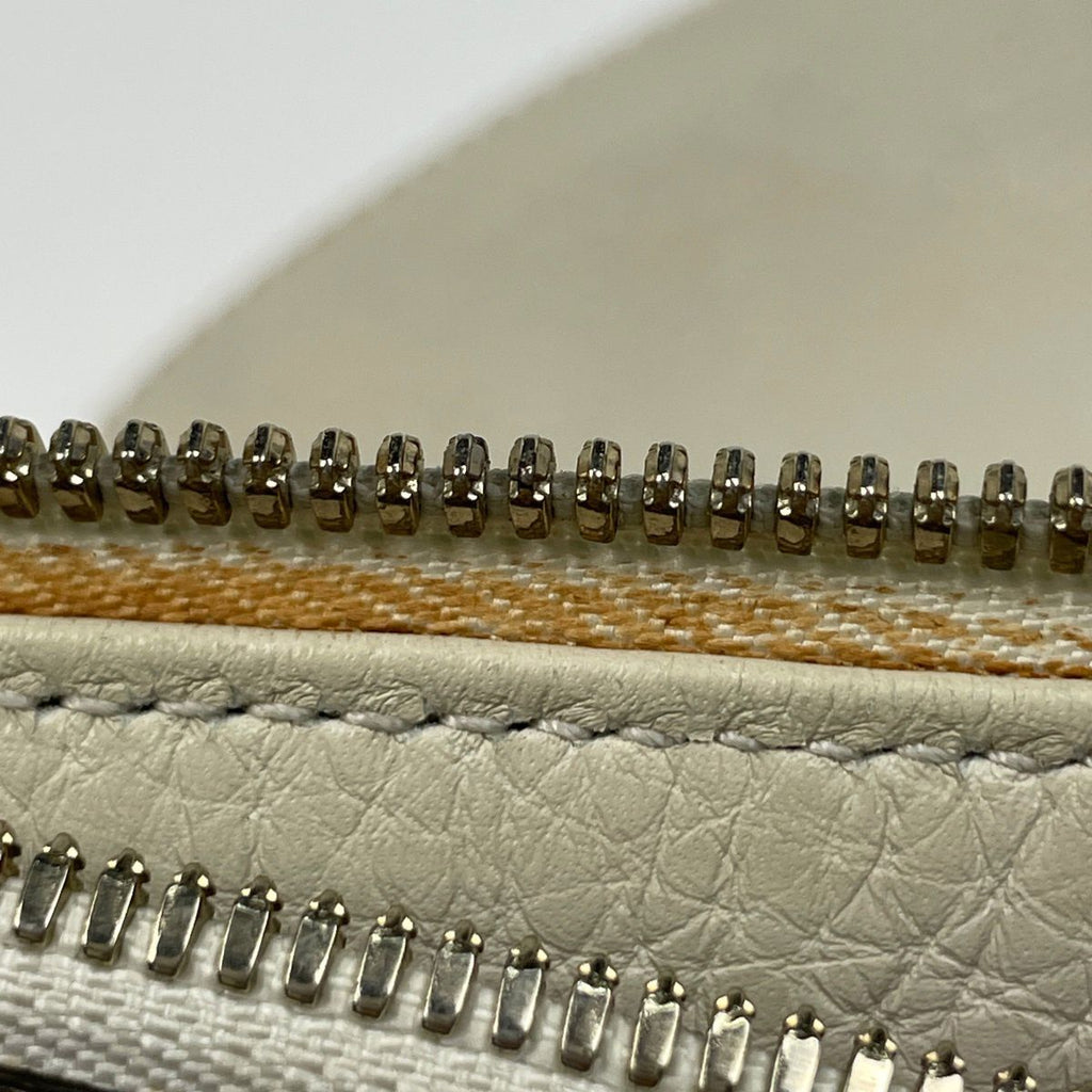 Gucci Soho Shoulder Bag Interlocking Leather Ivory — view 8