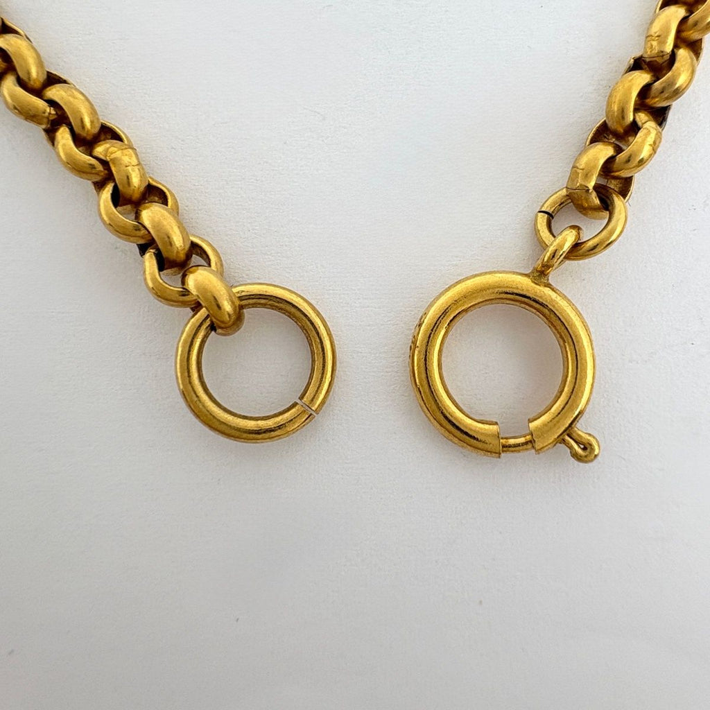 Chanel CC Logo Heart Motif Necklace Gold Plated — view 3