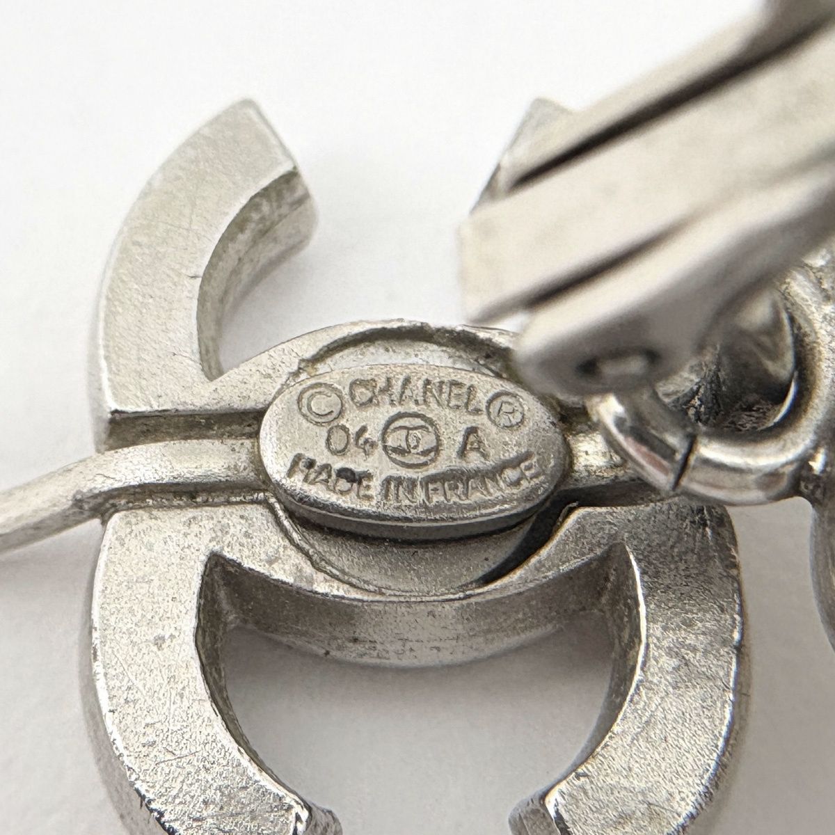 Chanel CC Logo Earrings Heart Swing Silver Plated — view 4