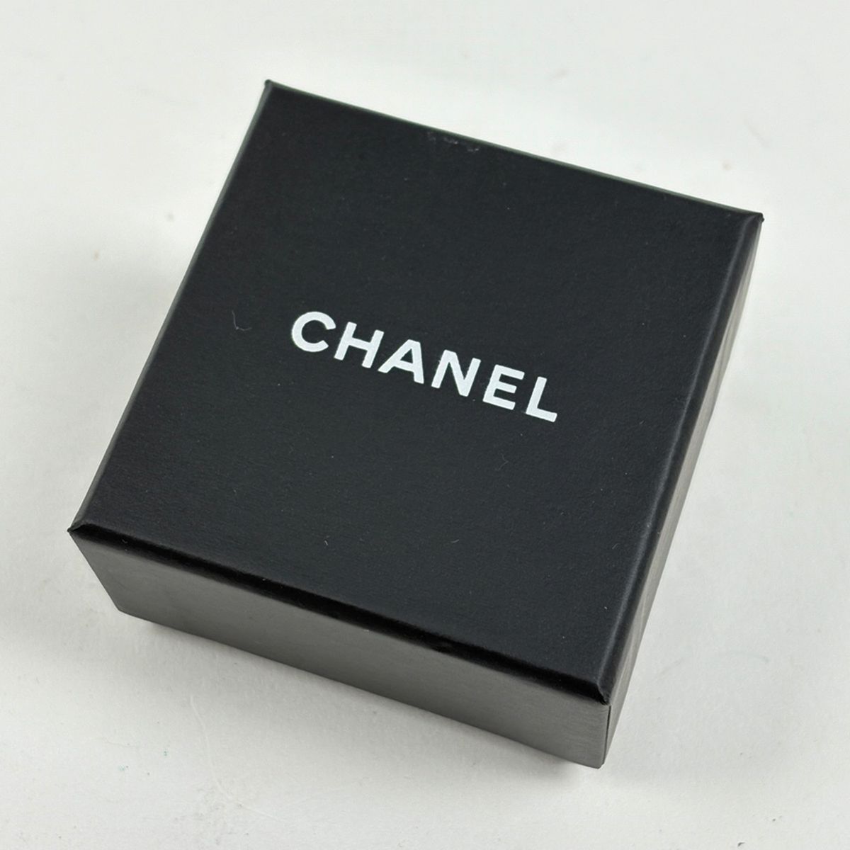 Chanel CC Logo Earrings Heart Swing Silver Plated — view 6