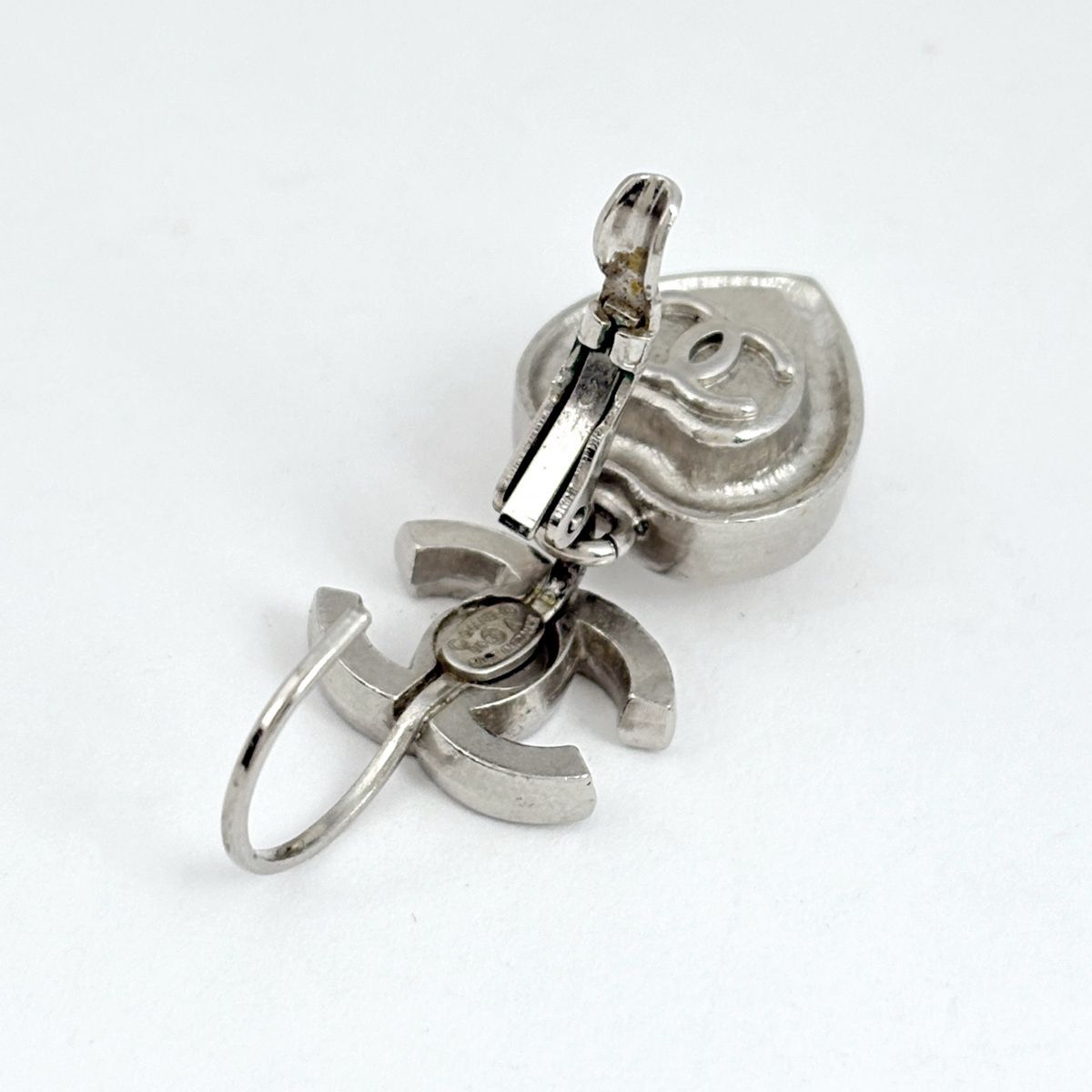 Chanel CC Logo Earrings Heart Swing Silver Plated — view 3
