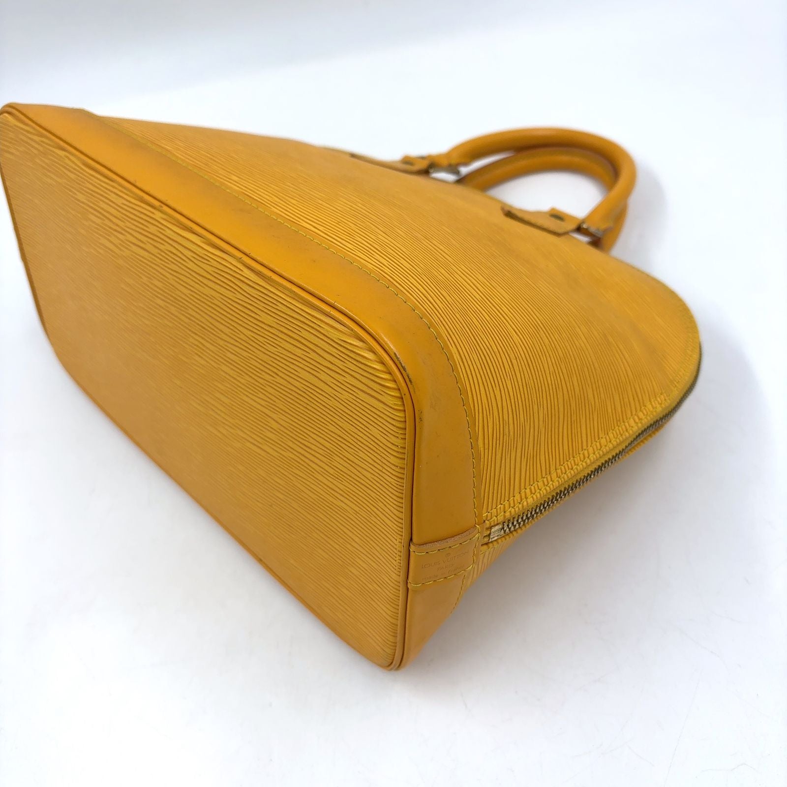 Louis Vuitton Alma Epi Tassili Yellow Leather Handbag Gold — view 9