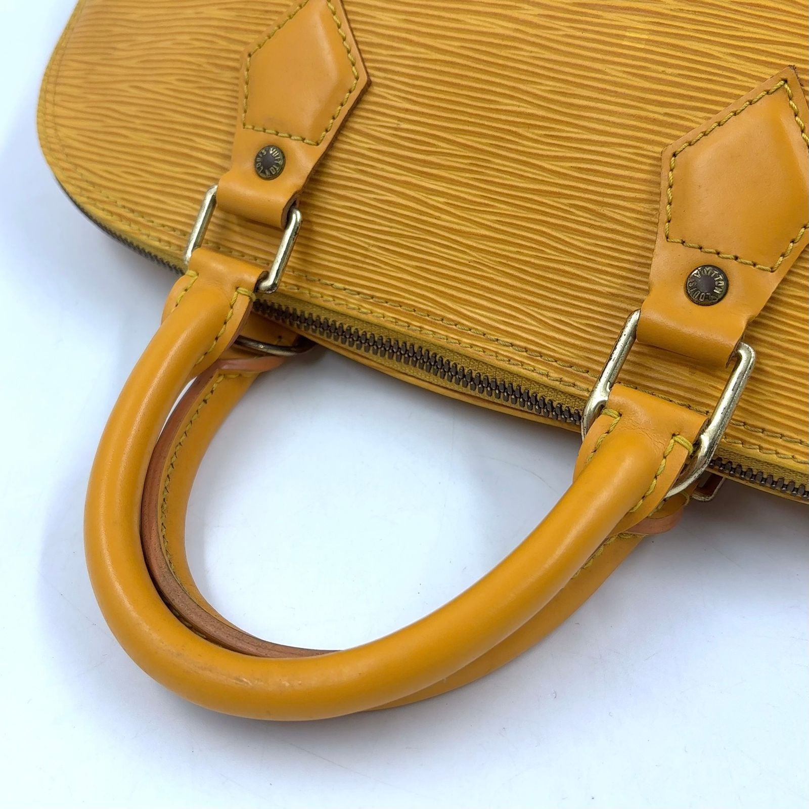 Louis Vuitton Alma Epi Tassili Yellow Leather Handbag Gold — view 5