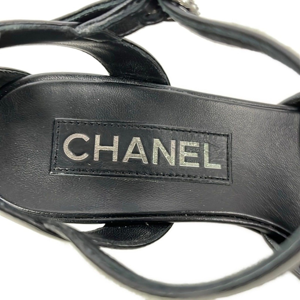 Chanel Sandals 35.5 C Black CC Logo Faux Pearl Leather — view 5
