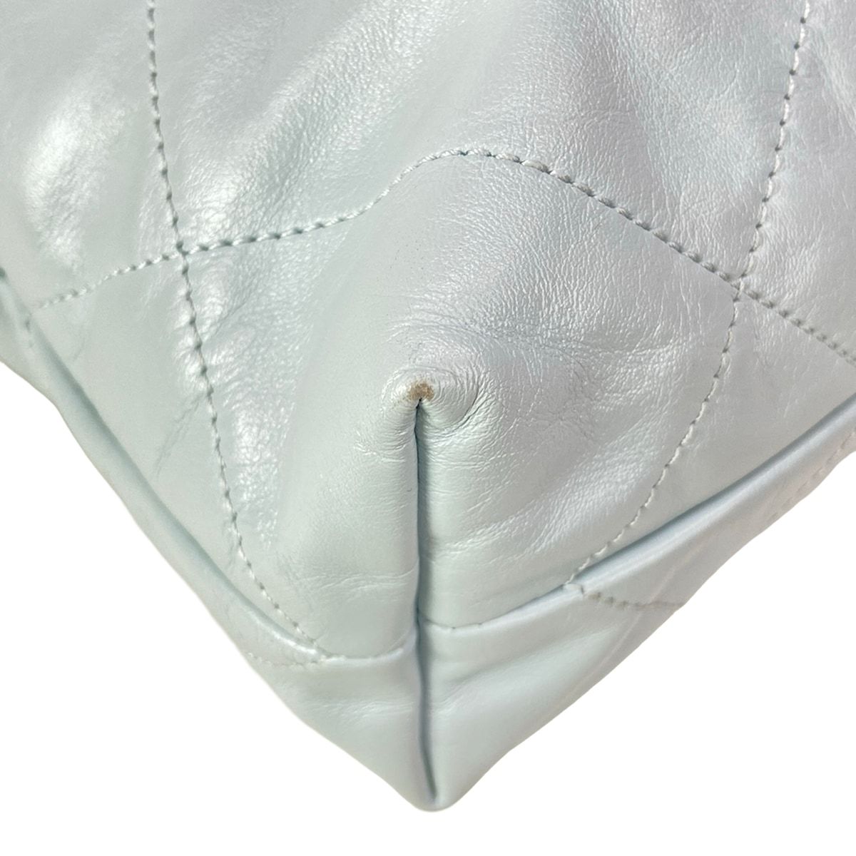 Chanel Handbag 22 Small Light Blue Gold — view 9
