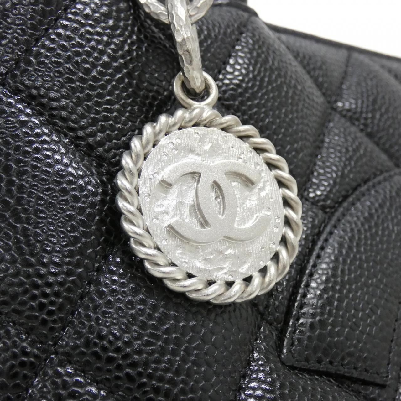 Chanel Vintage Bag Handbag Black — view 5