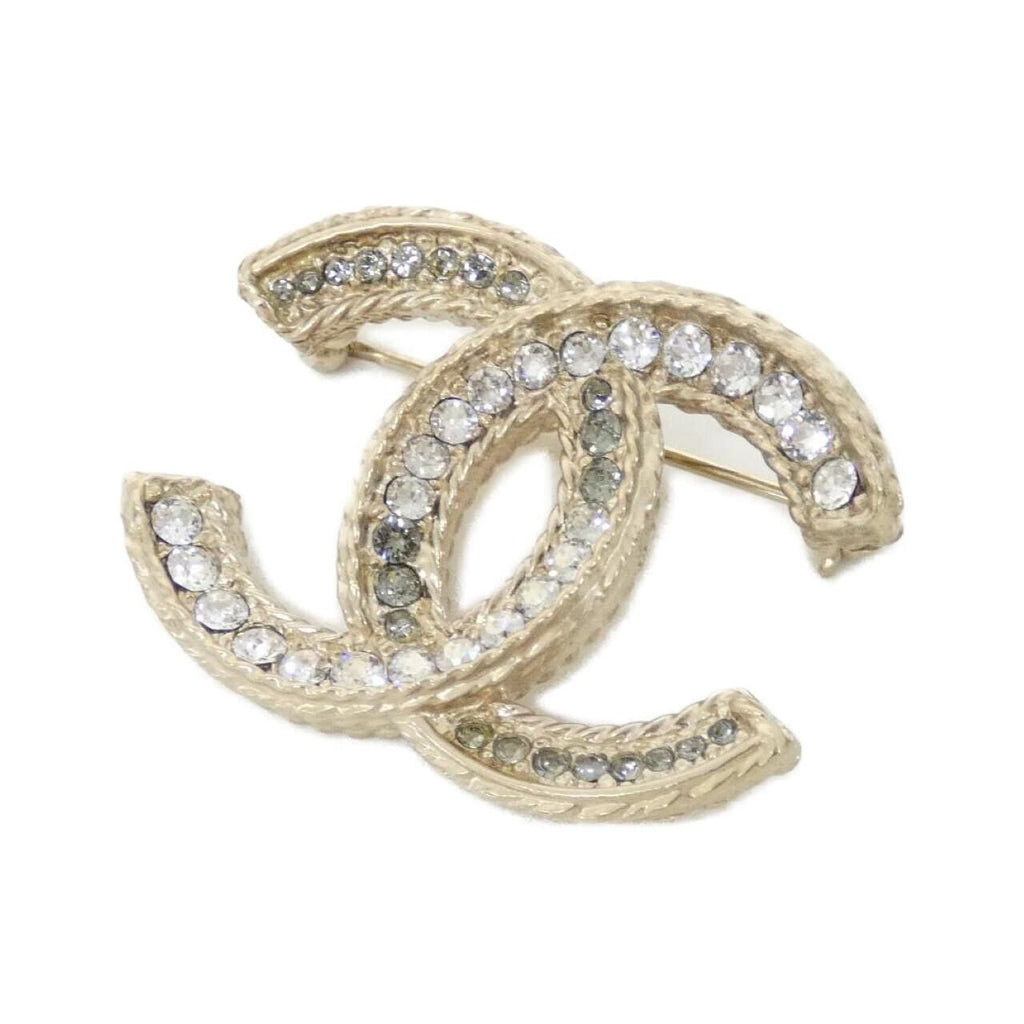 Chanel Brooch Gold