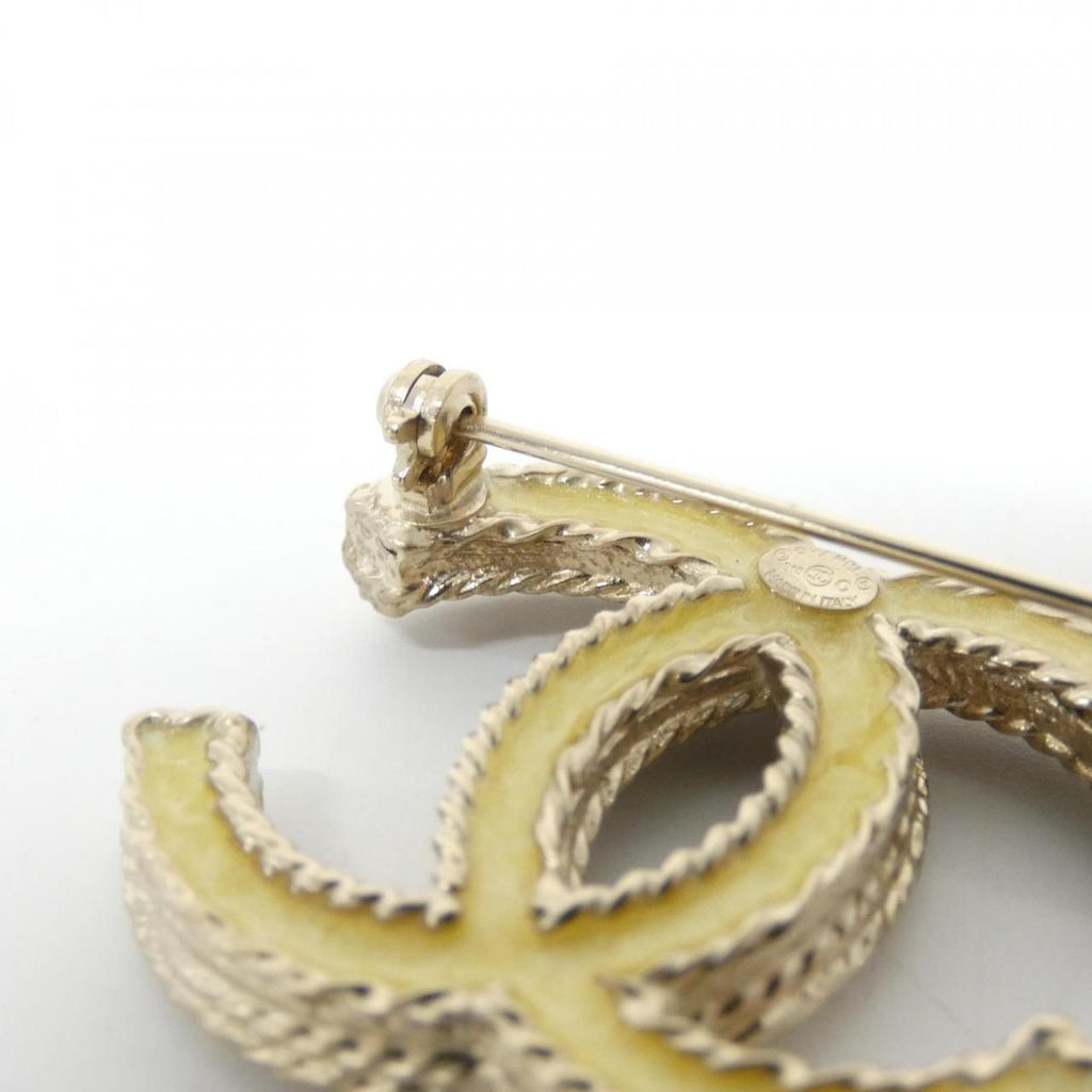 Chanel Brooch Gold — view 3