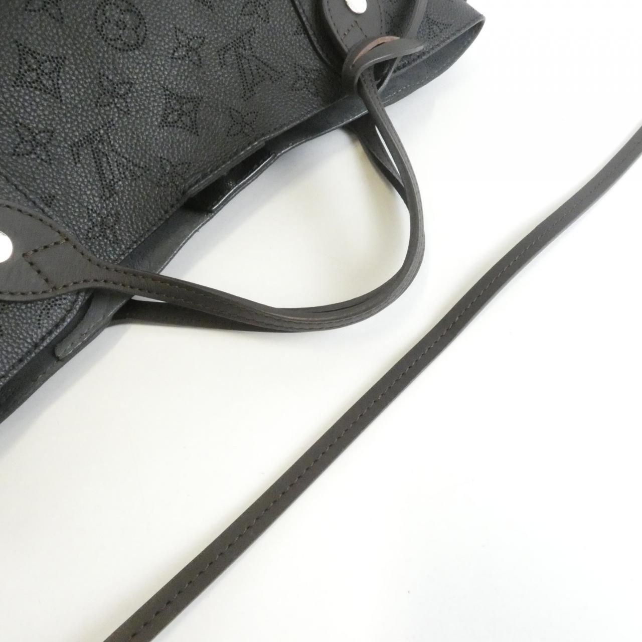 Louis Vuitton Mahina Hina PM — view 6