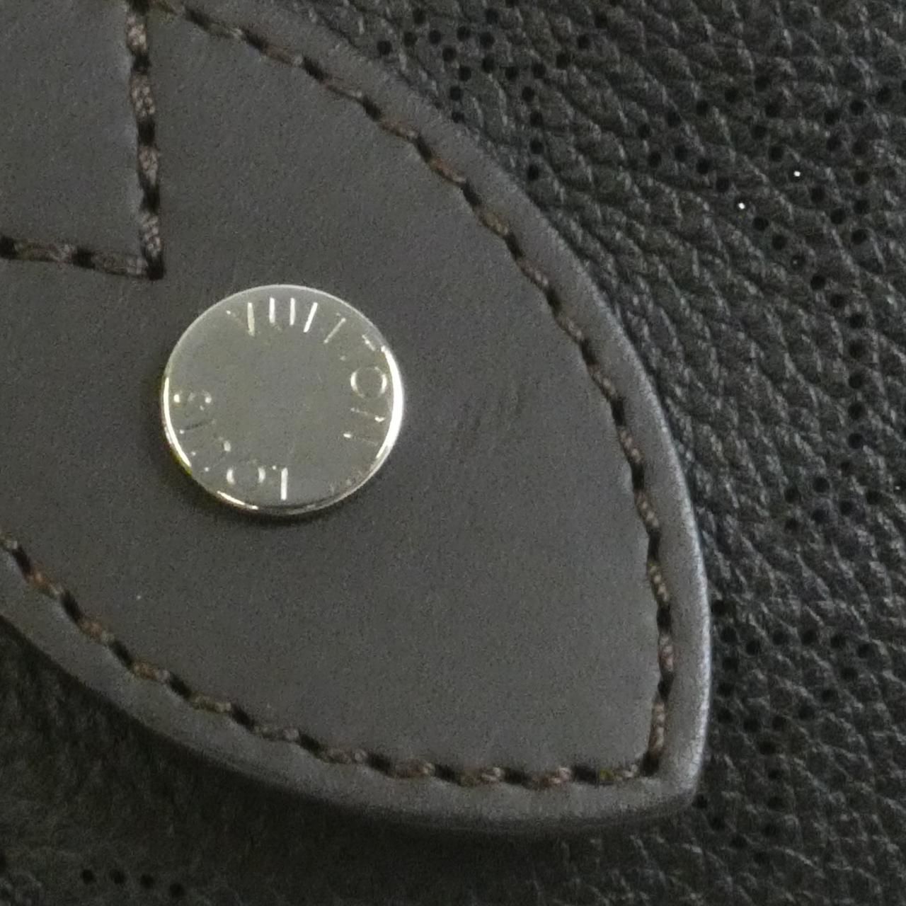 Louis Vuitton Mahina Hina PM — view 3