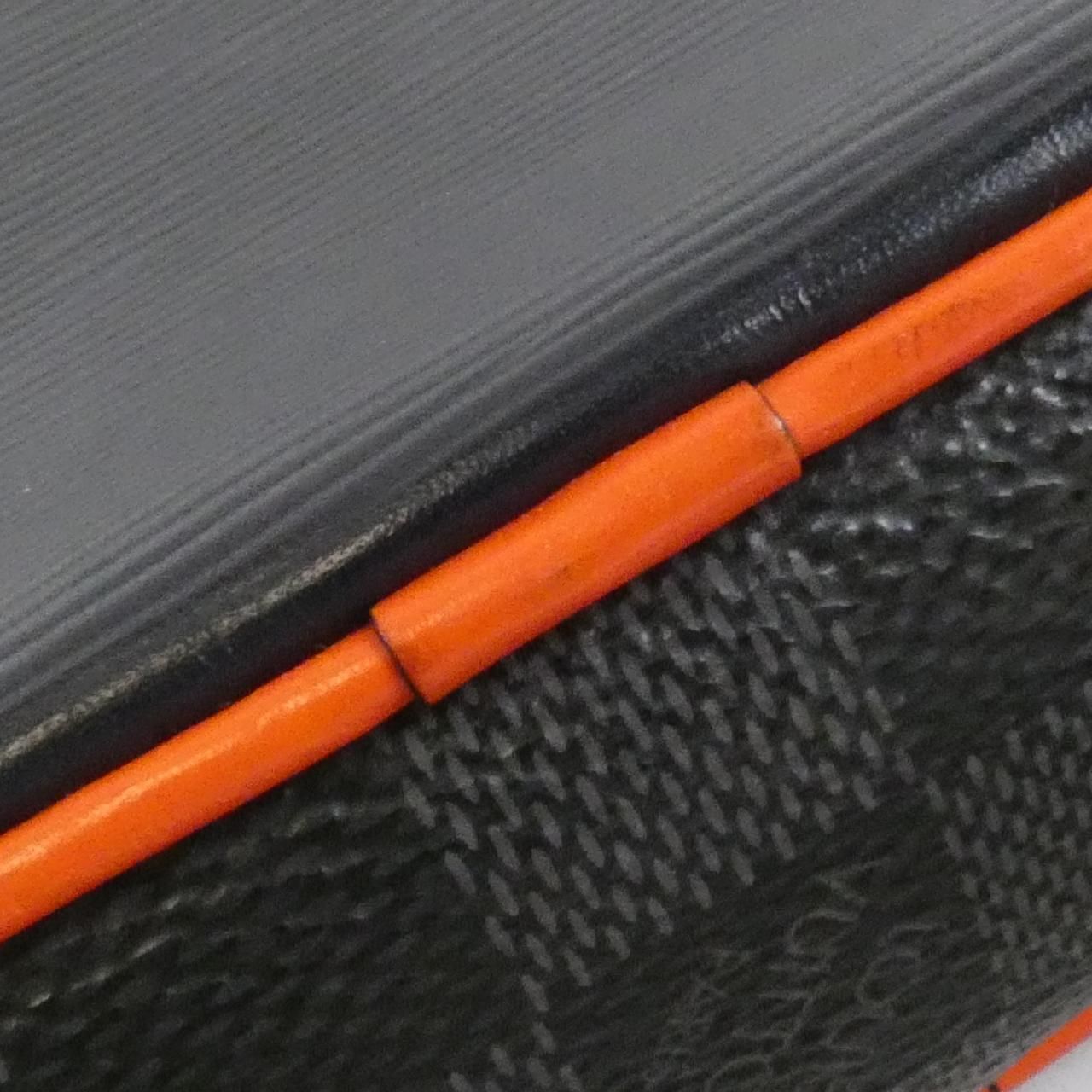 Louis Vuitton Epi Damier Graphite Danube Slim Shoulder — view 4
