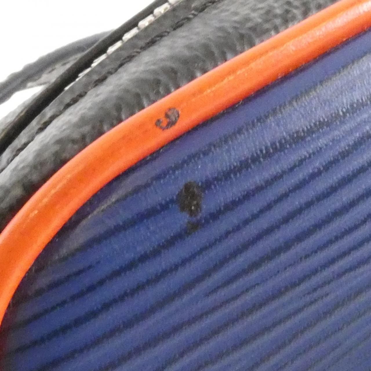 Louis Vuitton Epi Damier Graphite Danube Slim Shoulder — view 5