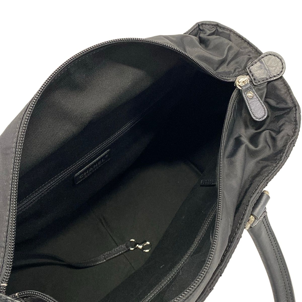 Chanel Tote Paris New York Line Black Silver Leather — view 7