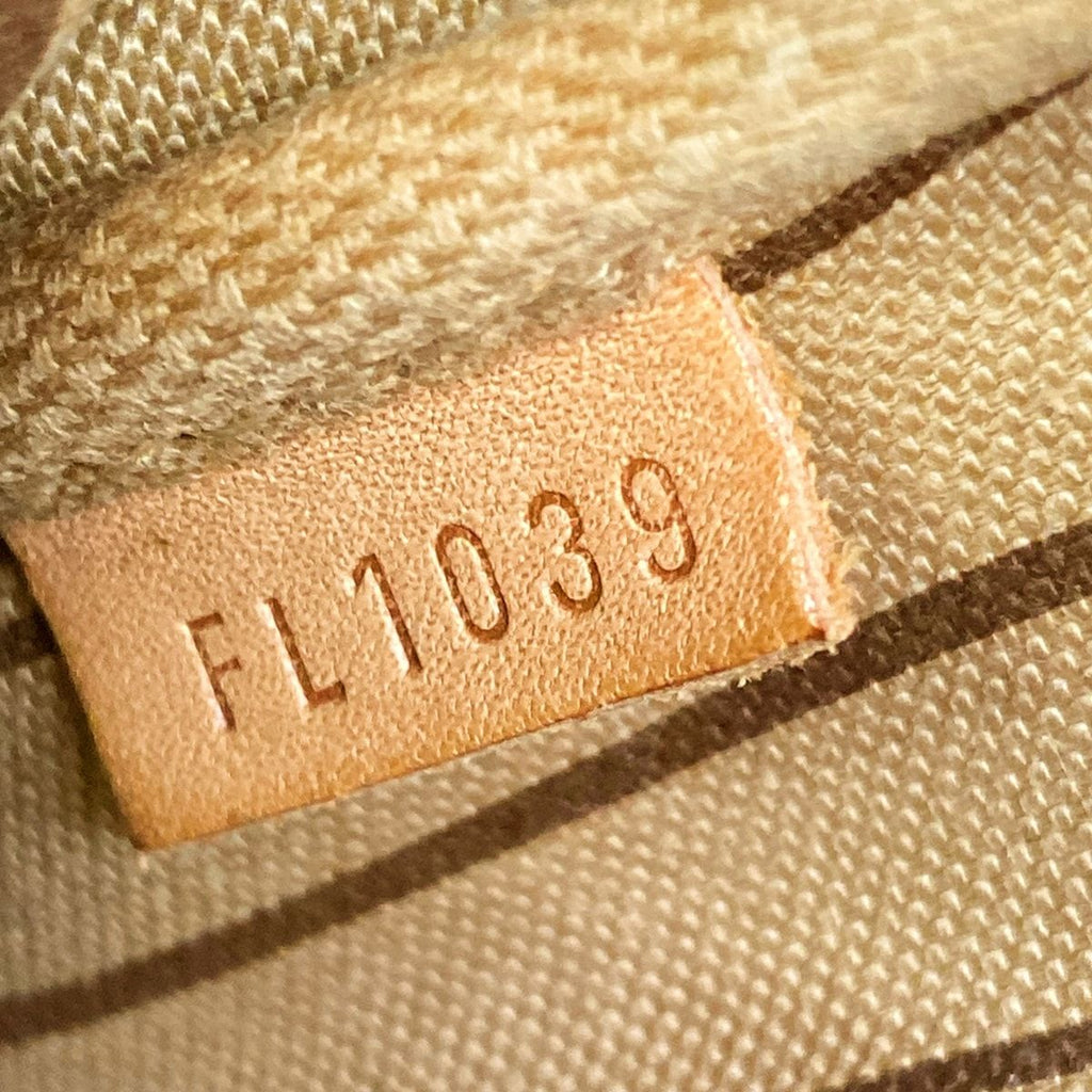Louis Vuitton Handbag Monogram — view 9