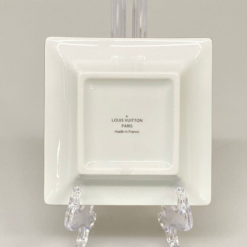 Louis Vuitton Plate White Light Pink Gold Shoulder — view 2