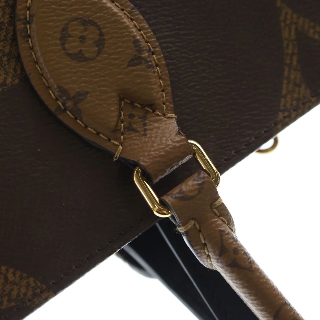 Louis Vuitton Monogram Giant Reverse On The Go MM 2-Way Tote — view 6