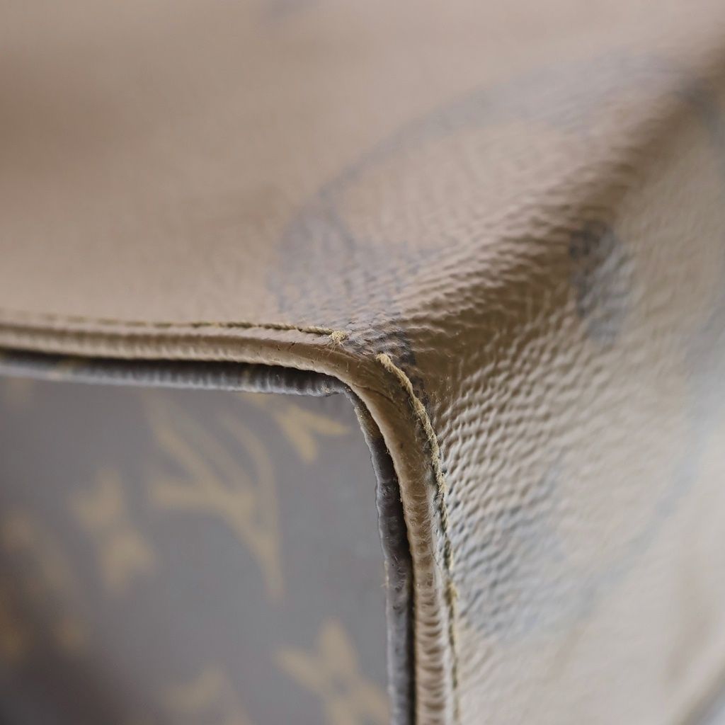 Louis Vuitton Monogram Giant Reverse On The Go MM 2-Way Tote — view 7