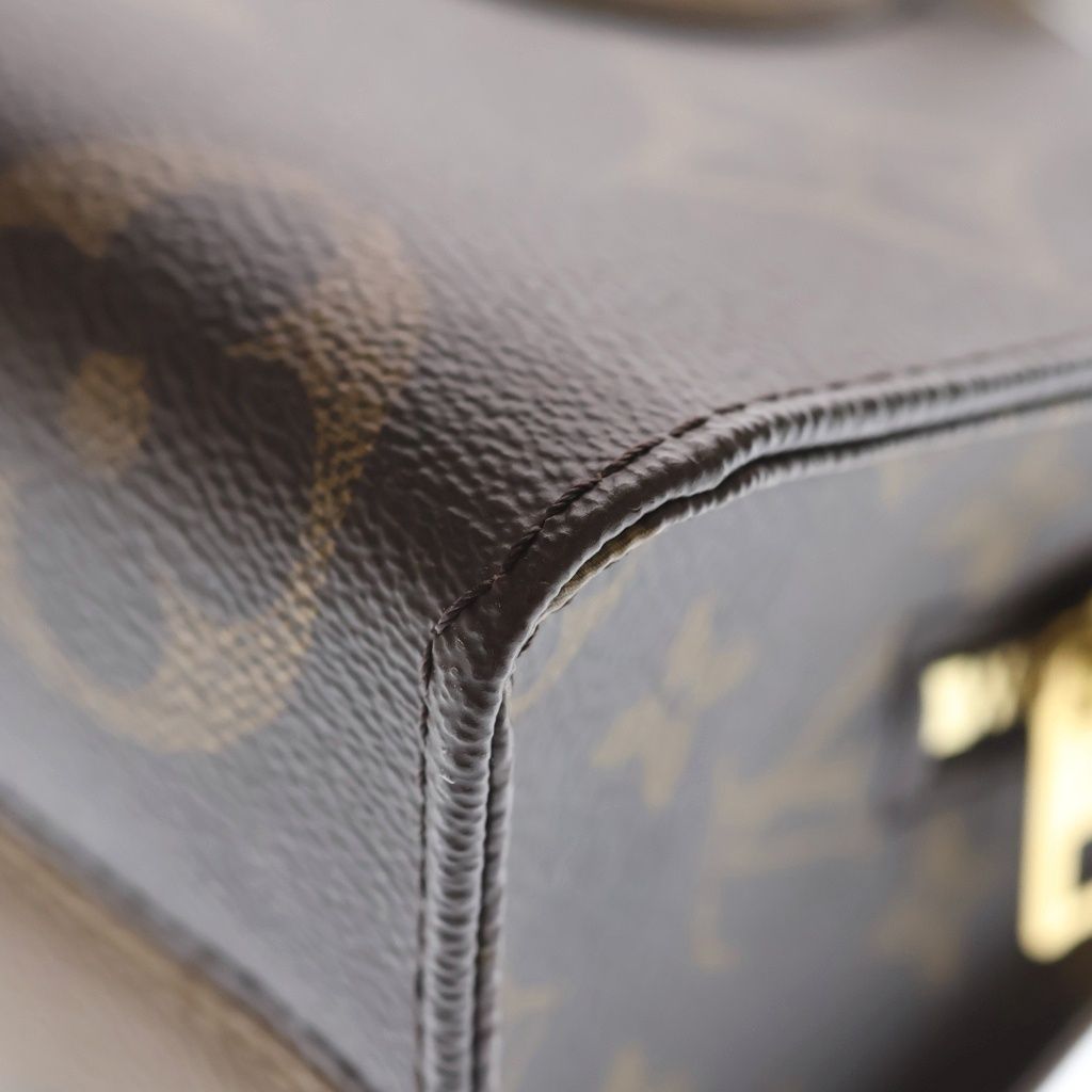 Louis Vuitton Monogram Giant Reverse On The Go East West 2-Way Shoulder — view 5