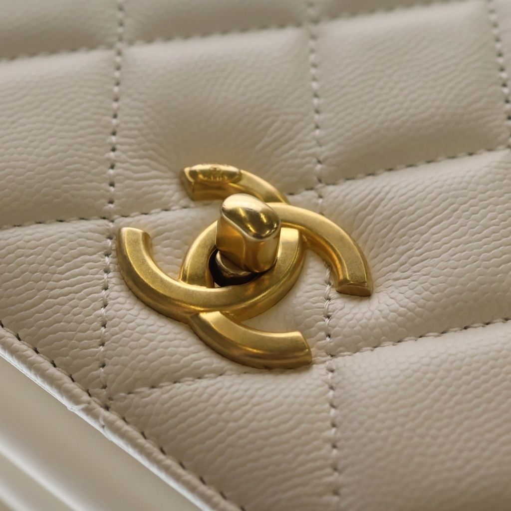 Chanel Quilted Full Flap 2-Way Chain Shoulder Bag White Caviar Leather Gold — view 6