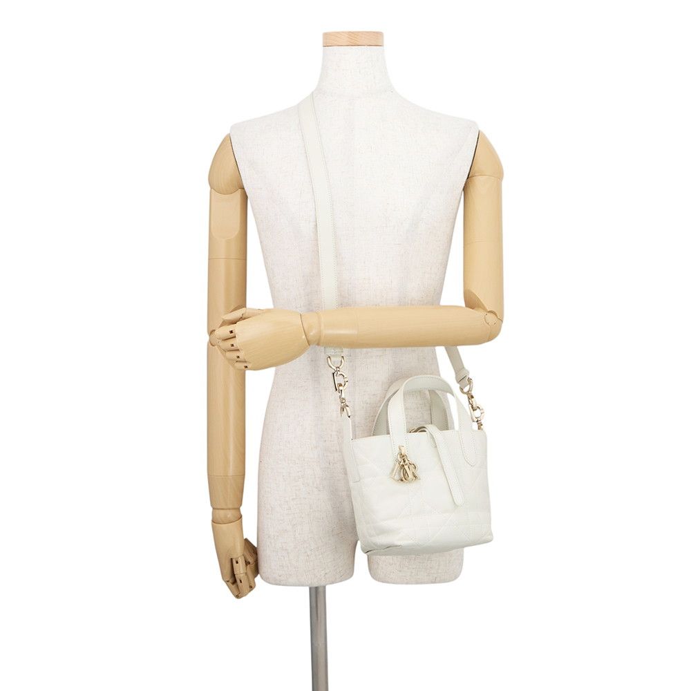 Dior Handbag Macro Cannage Toujour Vertical Tote Nano White — view 6
