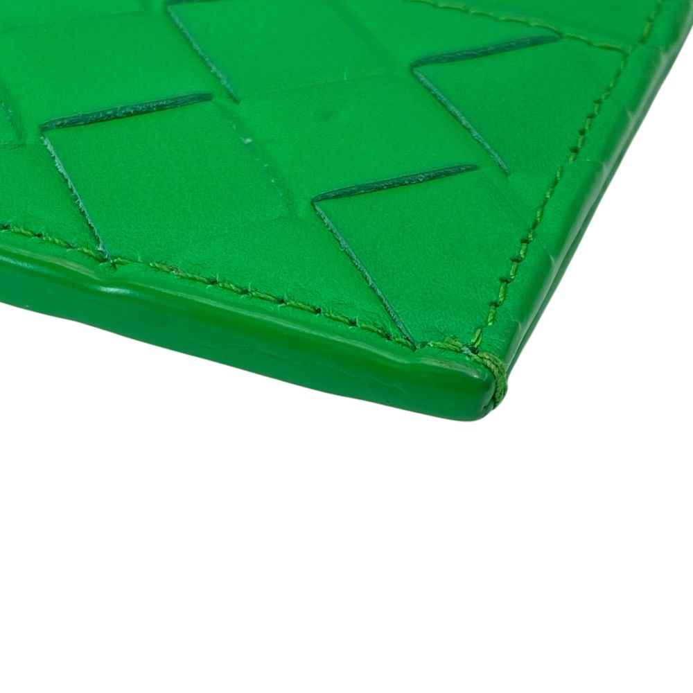Bottega Veneta Card Case Leather Green Practical Functional Smart Minimal — view 3