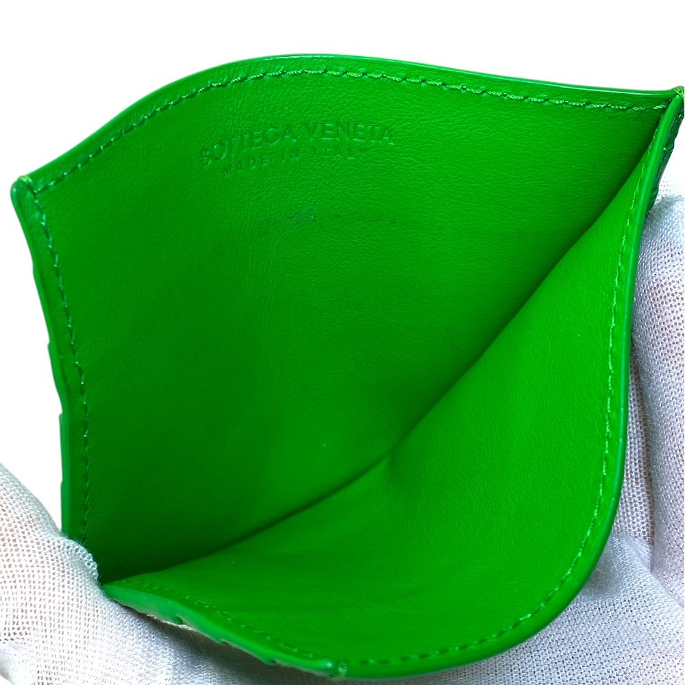 Bottega Veneta Card Case Leather Green Practical Functional Smart Minimal — view 5