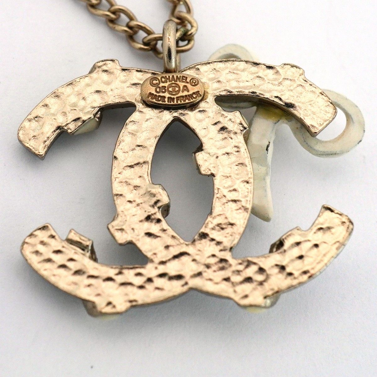 Chanel Necklace CC Logo Ribbon Motif Gold Plated Champagne White Black Cles — view 5