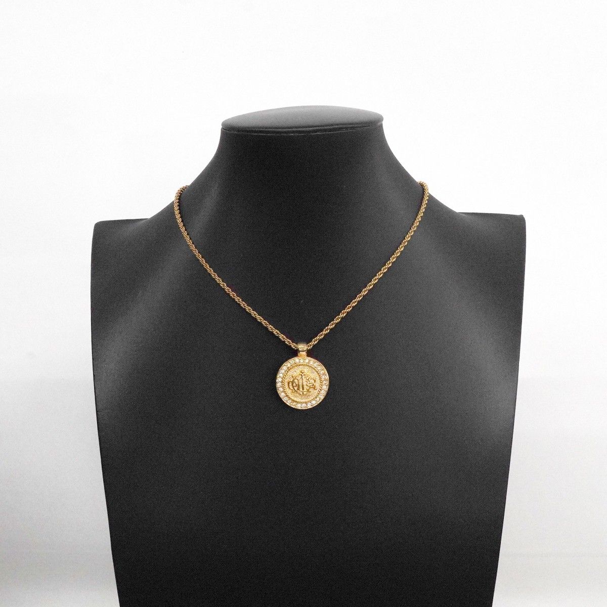 Dior Necklace Emblem Round — view 9