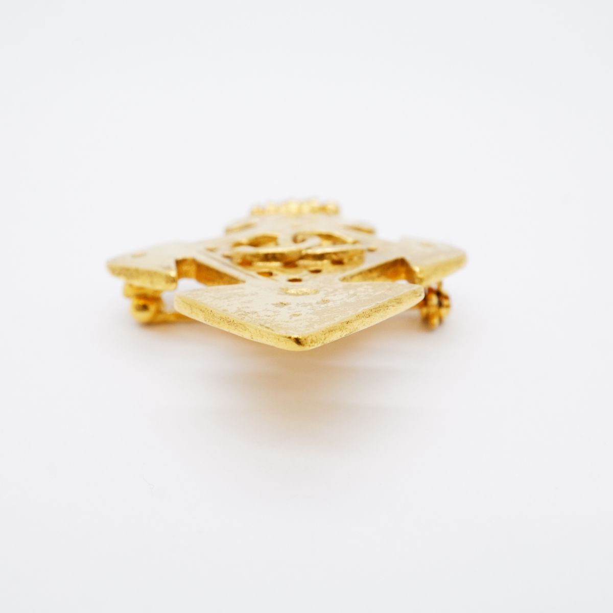 Chanel Brooch Vintage CC Logo Gold Plated — view 3