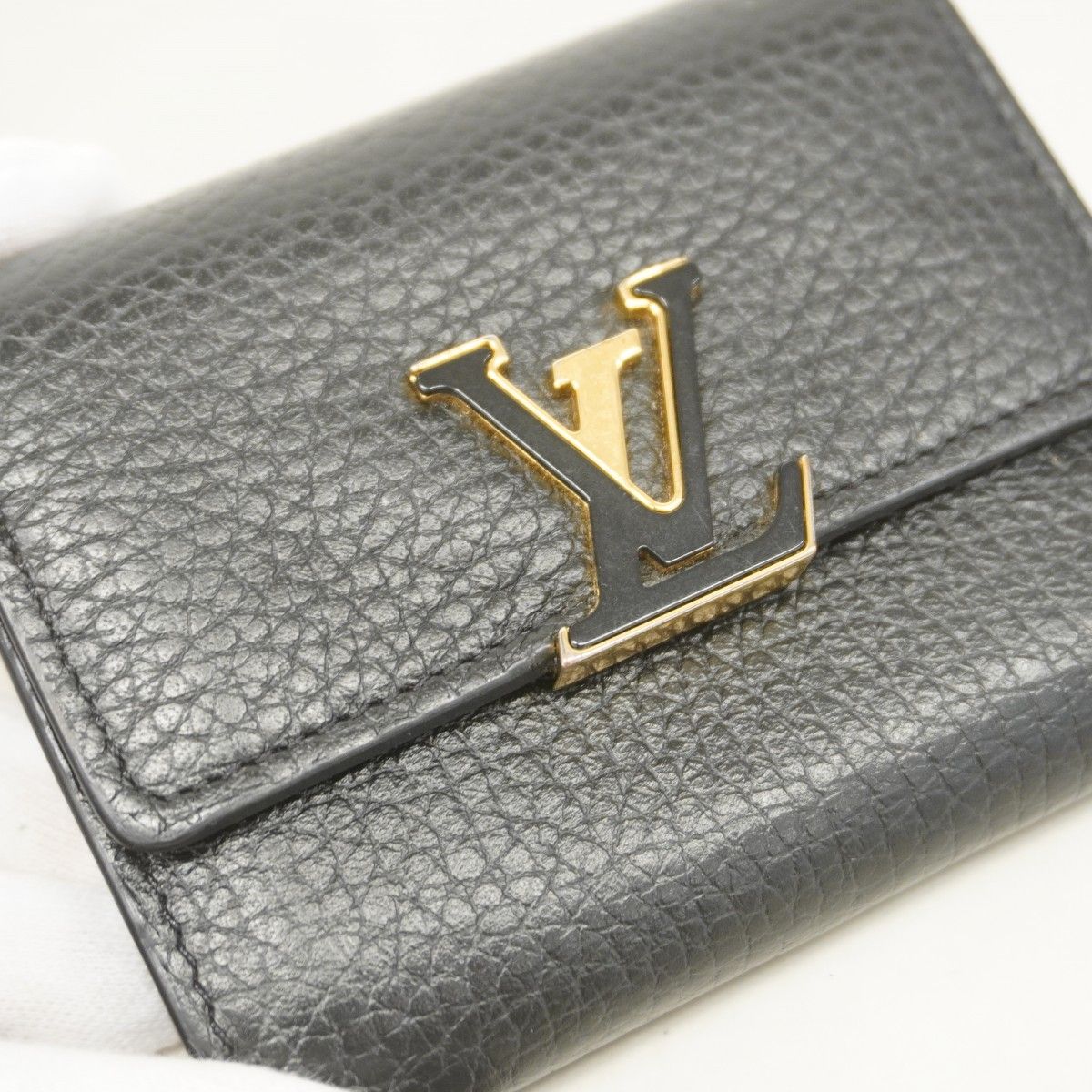 Louis Vuitton Trifold Wallet Taurillon Portefeuille Capucines XS Noir — view 5