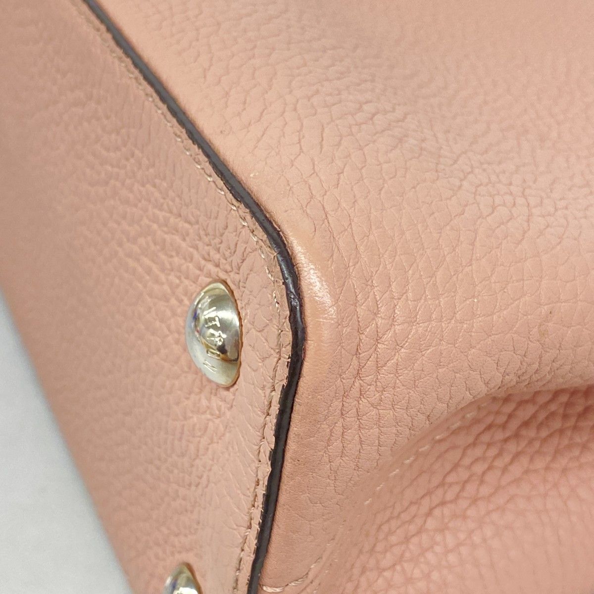 Louis Vuitton Handbag Taurillon Capucines MM Magnolia 2-Way — view 6