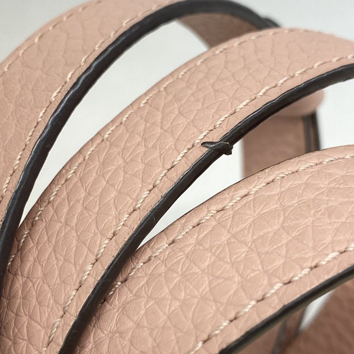Louis Vuitton Handbag Taurillon Capucines MM Magnolia 2-Way — view 9