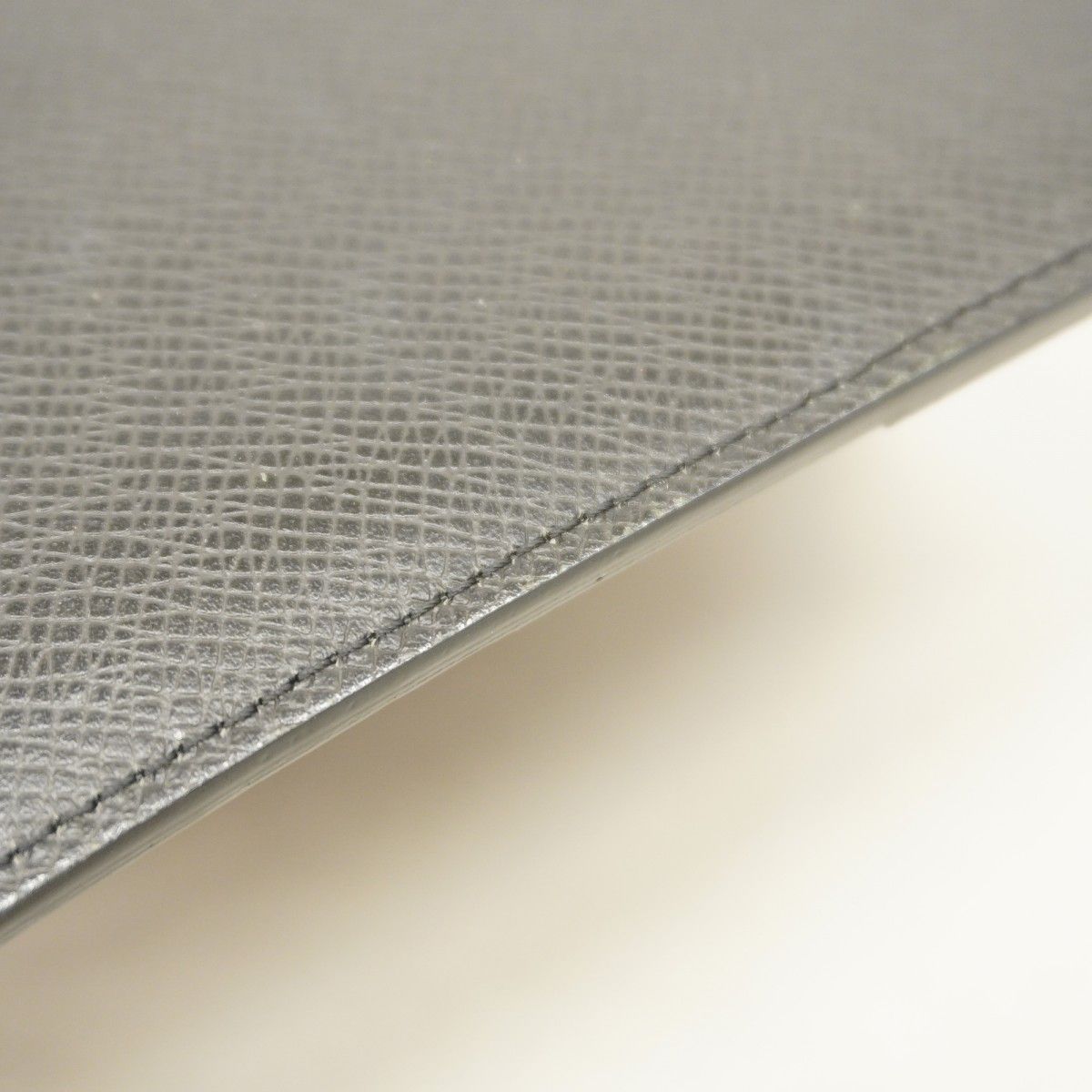 Louis Vuitton Long Bill Holder Taiga Portefeuille Noir Wallet — view 7