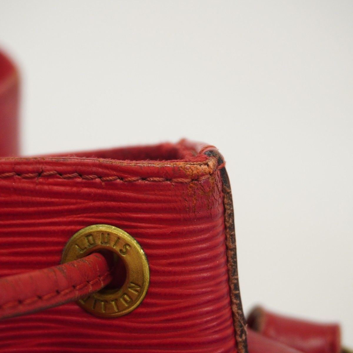 Louis Vuitton Shoulder Bag Epi Noe Castilian — view 8