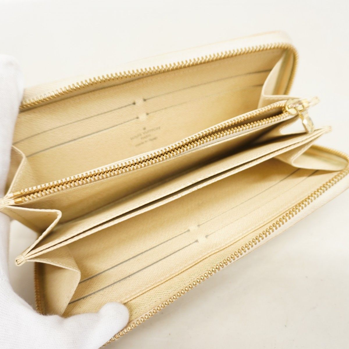 Louis Vuitton Wallet Damier Azur Zippy White — view 3