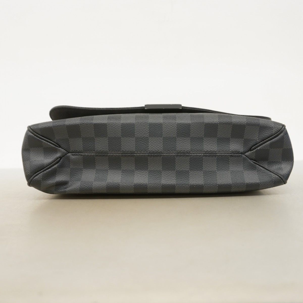 Louis Vuitton Shoulder Bag Damier Graphite District MM Gray Black — view 3