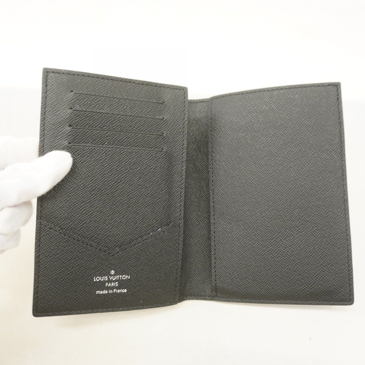 Louis Vuitton Passport Case Monogram Eclipse Couverture NM Black — view 3