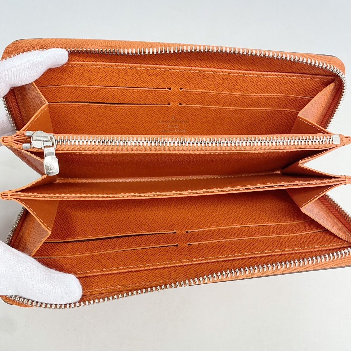 Louis Vuitton Wallet Epi Zippy Piment — view 3