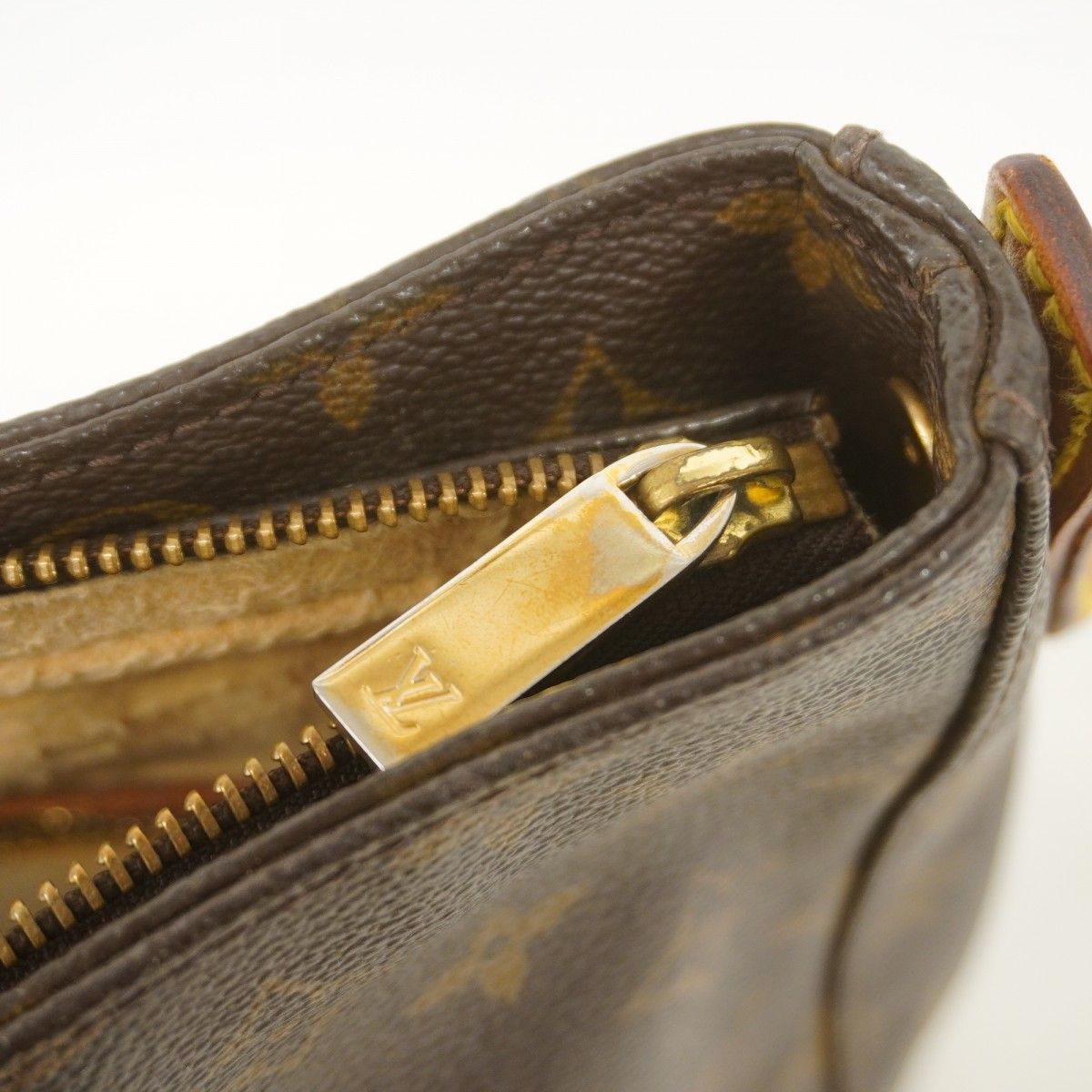 Louis Vuitton Shoulder Bag Monogram Looping GM Brown — view 7