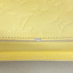 Louis Vuitton Pouch Vernis Lexington Loulou — view 7