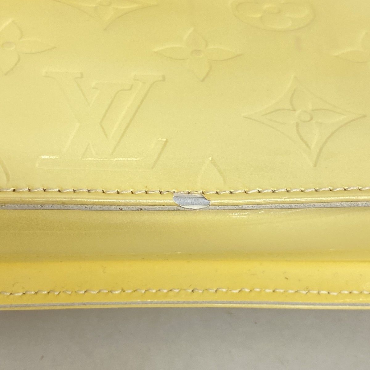 Louis Vuitton Pouch Vernis Lexington Loulou — view 7