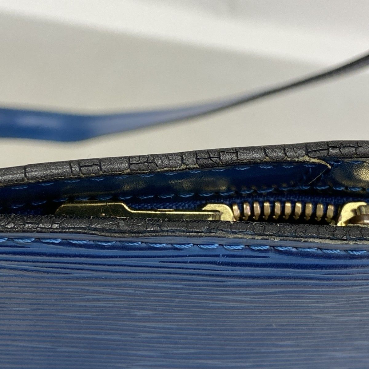 Louis Vuitton Shoulder Bag Epi Lussac Toledo Blue — view 6