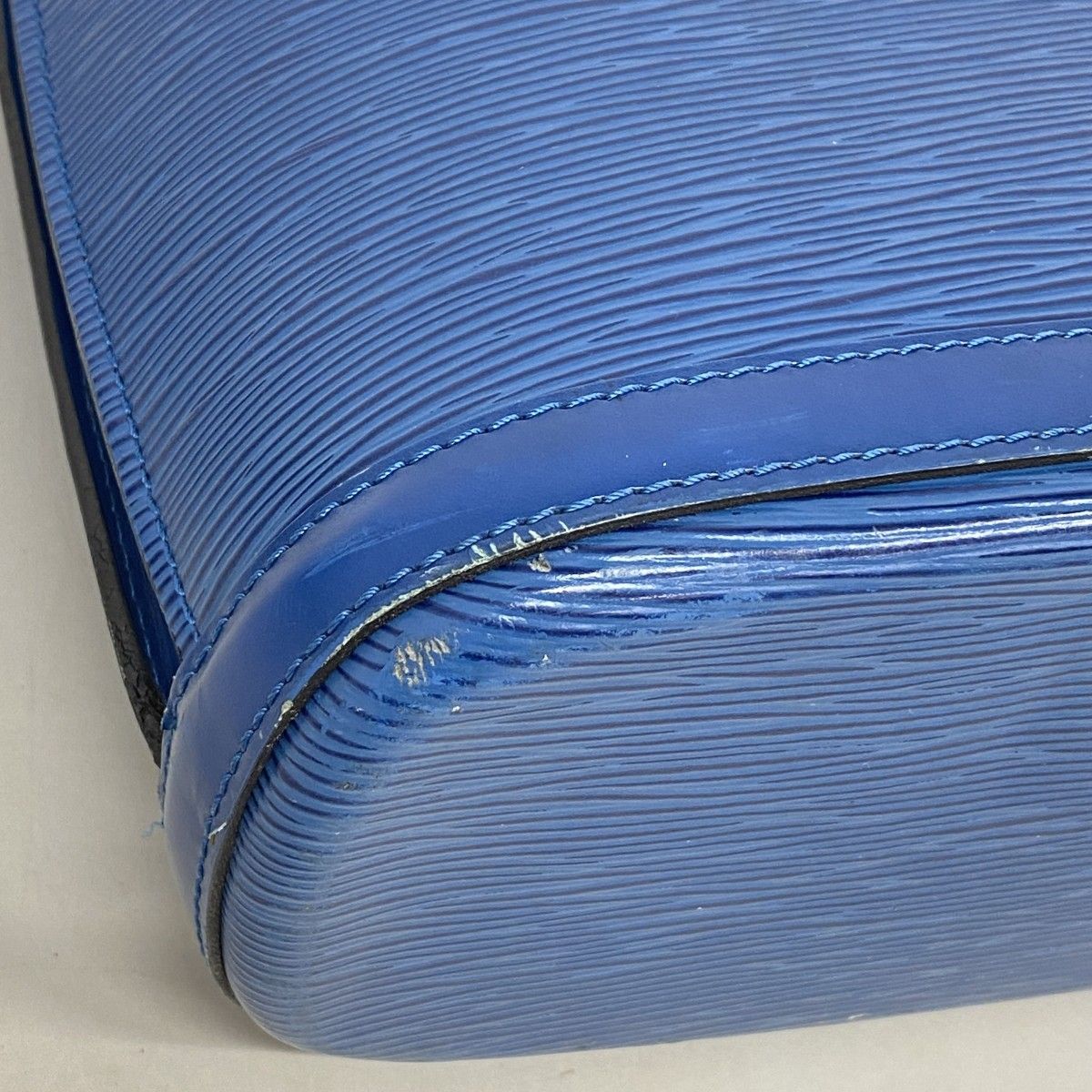 Louis Vuitton Shoulder Bag Epi Lussac Toledo Blue — view 7
